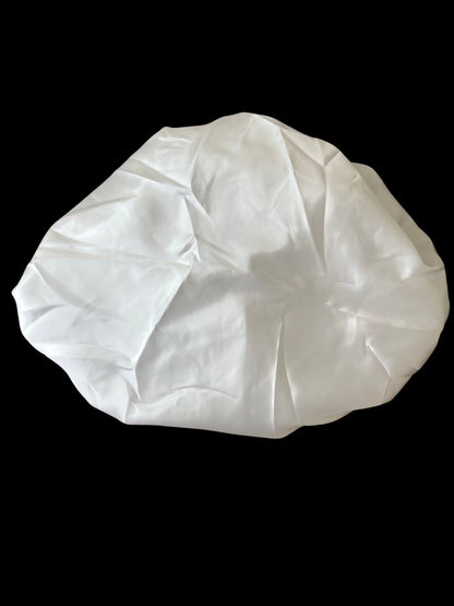 White (Tie) Bonnet