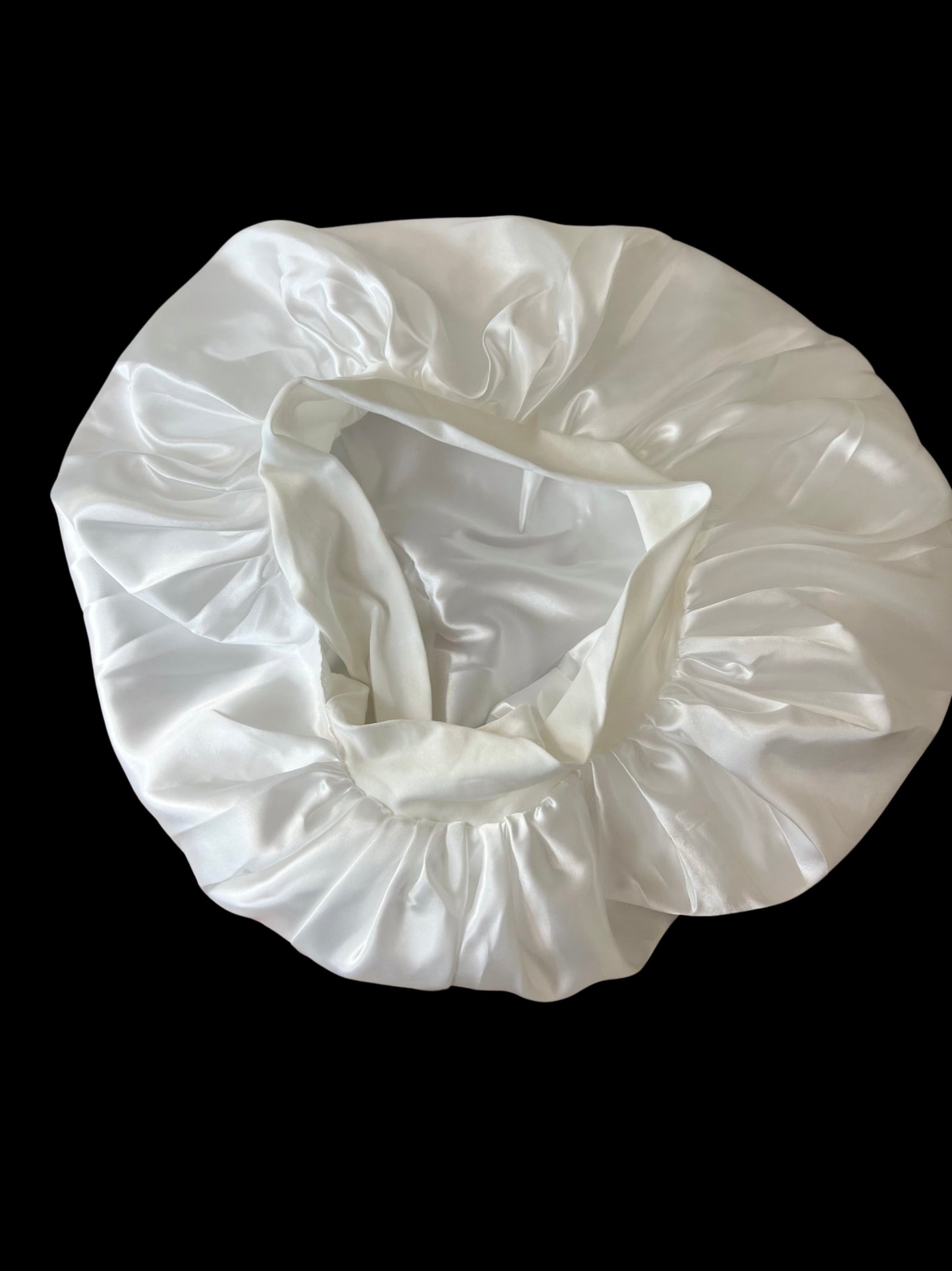 White (Tie) Bonnet